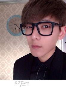 周珂个人资料,才华横溢的青年才俊，多领域成就斐然