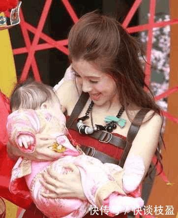 杨颖的孩子照片,萌娃照片萌化网友心