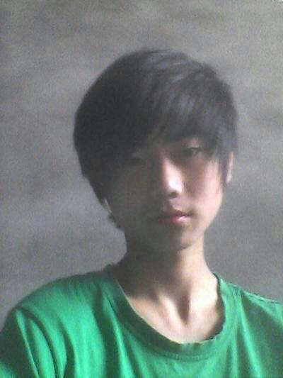 2020帅哥生活照,生活照中的魅力瞬间