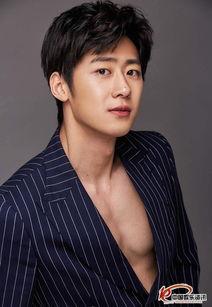 朱嘉琦资料,才华横溢的年轻艺术家，艺术之路的璀璨星辰