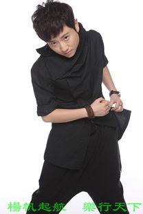 杨乐的照片,光影中的艺术人生